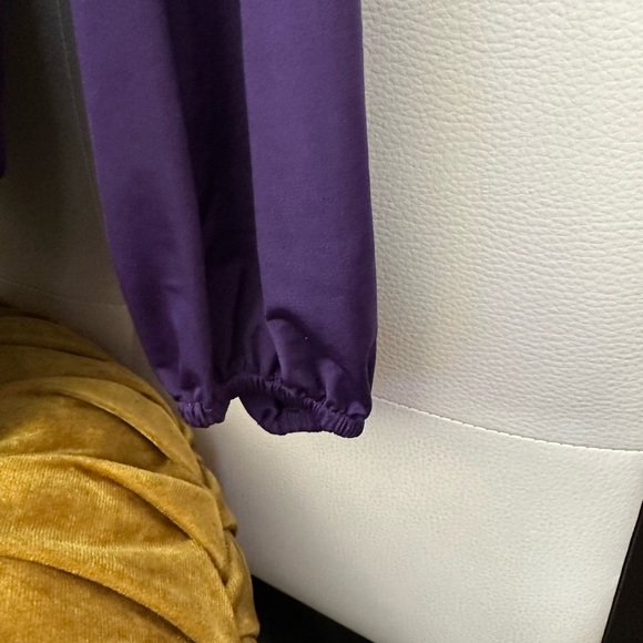 Guess Cut out Top with Gold Chain Accent L - Picture 10 of 12